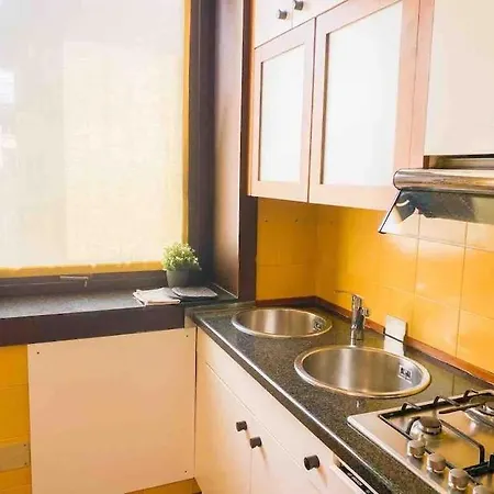 Laila House-sondrio Apartament